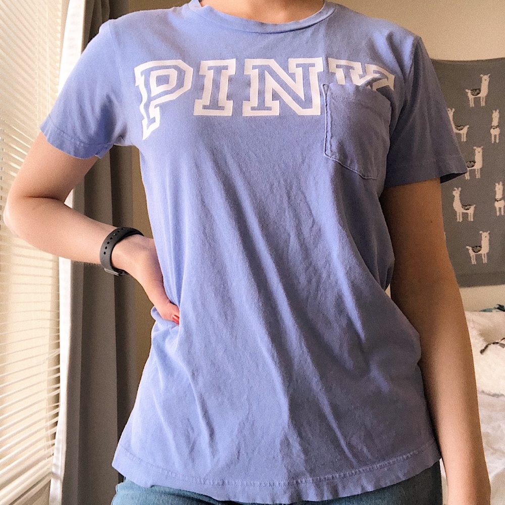 VS pink pocket tee